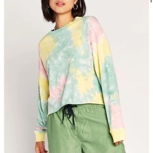 Daydreamer Tie Dye Long Sleeve Crop In Lily Pad